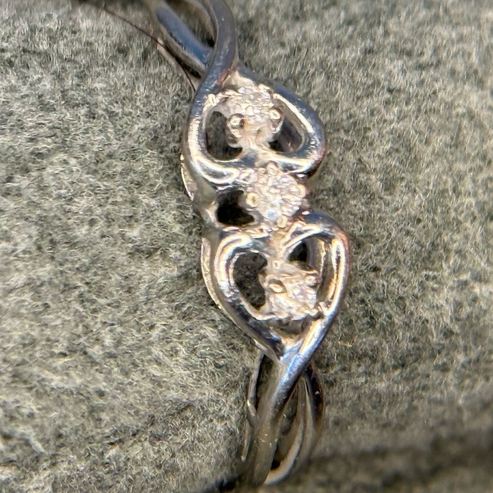 Double Heart 14k White Gold And Diamonds Ring, 1.29g Total, size 7